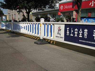 广告牌护栏图片4